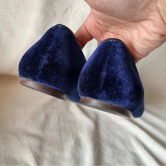 Tory Burch Easton Blue Velvet Loafers Embroidered Beetle Fairycore Regal Sz 6.5 - Picture 8 of 12